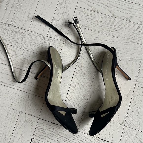 Classic heels - Picture 3 of 3